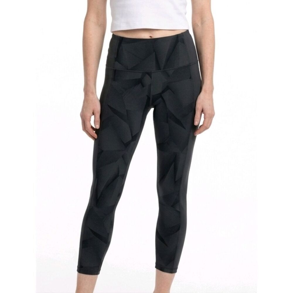 Under Armour Gray Pattern Cropped Athletic Back Waistband Pocket Leggings